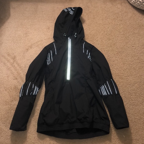Lululemon Rain jacket/windbreaker - Picture 2 of 7